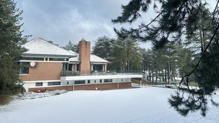 La neige a posé son voile blanc sur notre belle côte ! - Open Golf Club